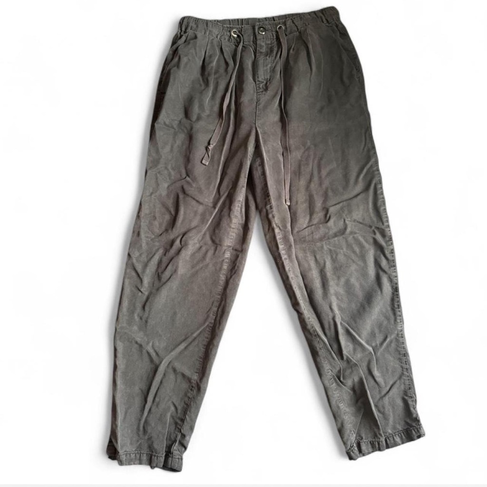 American Eagle Outfitters green/grayish paperbag cargo pants size 2